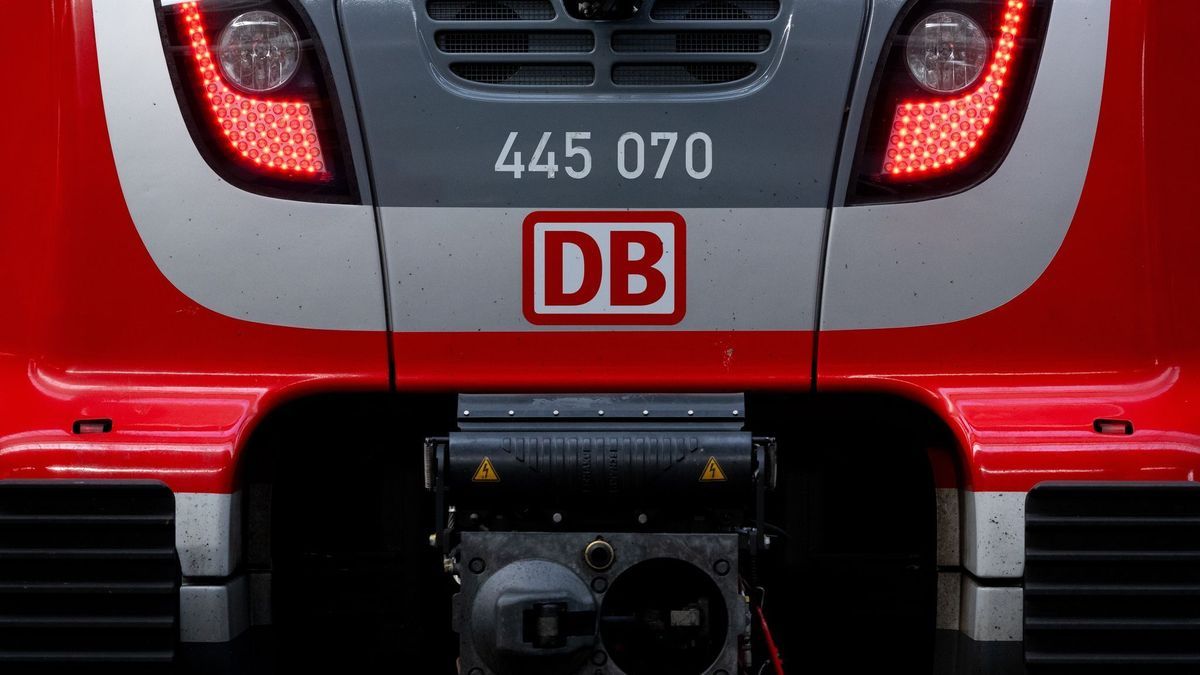 Ein Zug der Deutschen Bahn 