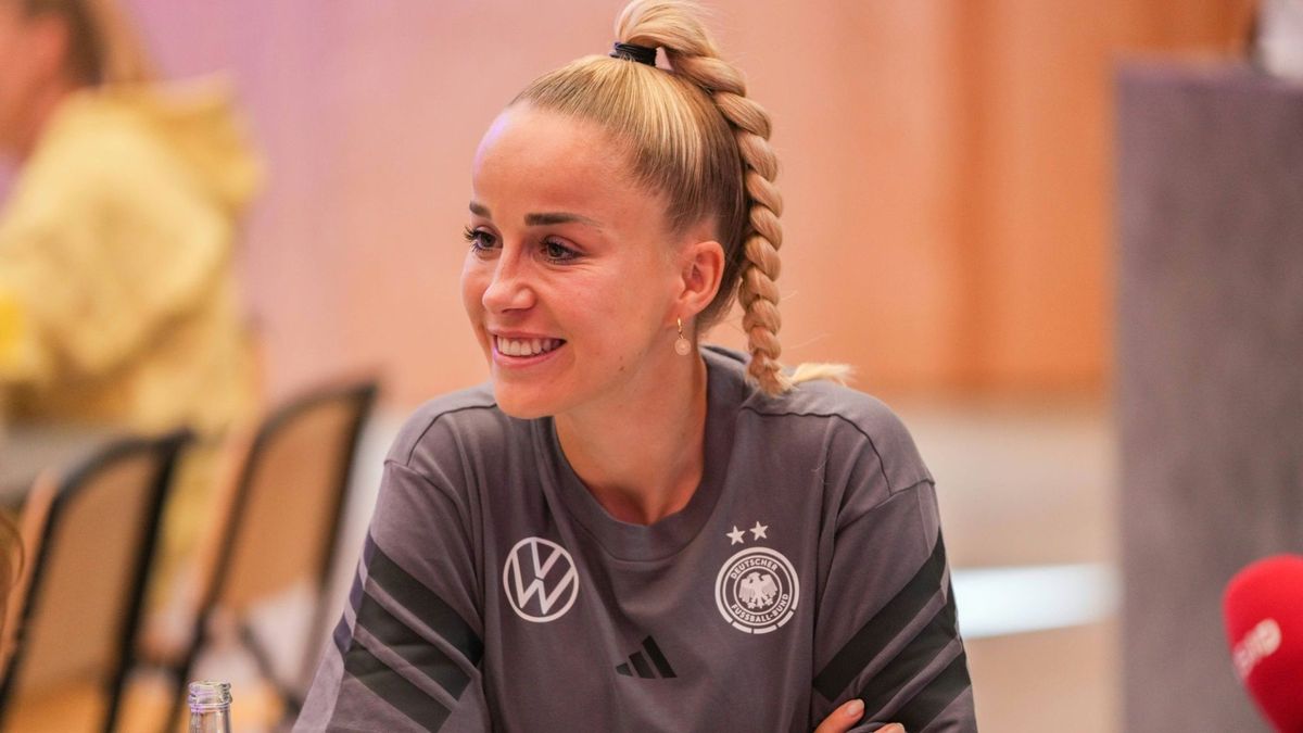 Giulia Gwinn beim &quot;Media Day&quot; in Herzogenaurach