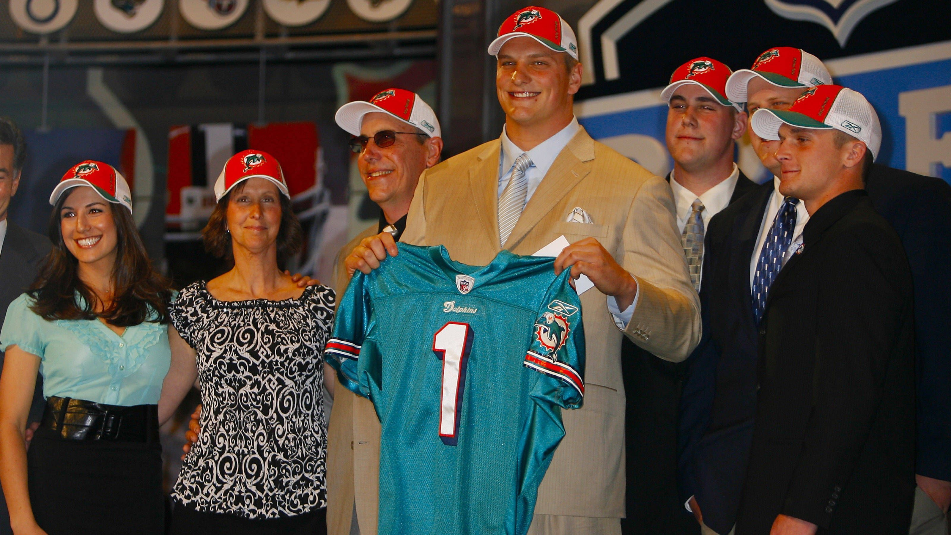 <strong>Jake Long - 2008</strong><br>Position: Offensive Tackle<br>Draft-Team: Miami Dolphins <br>Erfolge: 4x Pro Bowl<br>Karriereende: 2016