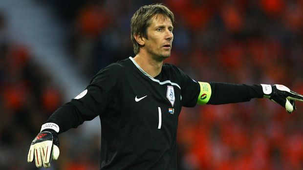 
                <strong>Edwin van der Sar</strong><br>
                Platz 4: Edwin van der Sar: 16 EM-Einsätze
              