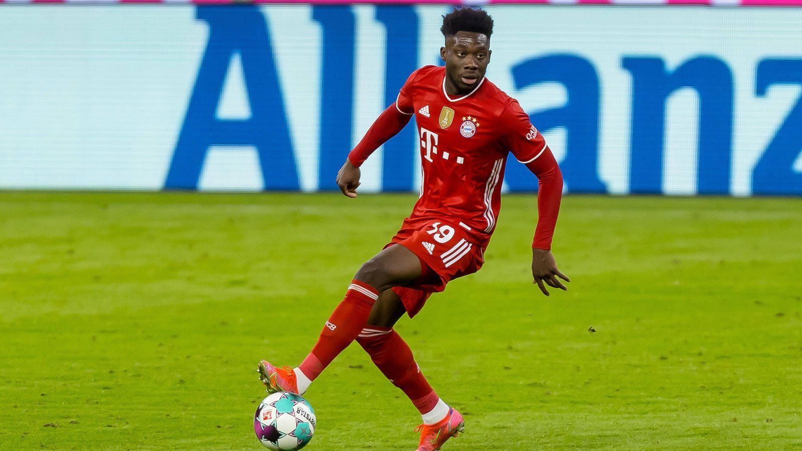 
                <strong>Alphonso Davies</strong><br>
                Wird für Goretzka eingewechselt und übernimmt die linke Außenverteidiger-Position von Hernandez. Versucht immer wieder, das Spiel anzukurbeln, ist sehr aktiv. Doch auch bei ihm fehlt die letzte und entscheidende Präzision. ran-Note: 3
              