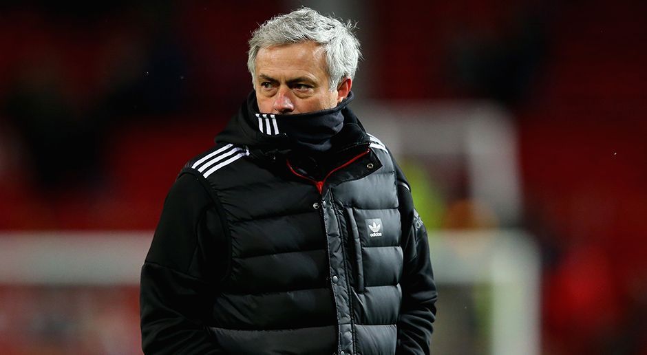 
                <strong>Trainer: Jose Mourinho</strong><br>
                Trainiert wird der FC Steuerhinterziehung von United-Coach Jose Mourinho. Auch er musste sich schon vor Gericht verantworten. In seiner Zeit als Coach bei Real Madrid soll er 3,3 Millionen Euro Steuern hinterzogen haben. Bei einem Gerichtstermin sagte er, er hätte eine Einigung mit dem Staat getroffen.
              