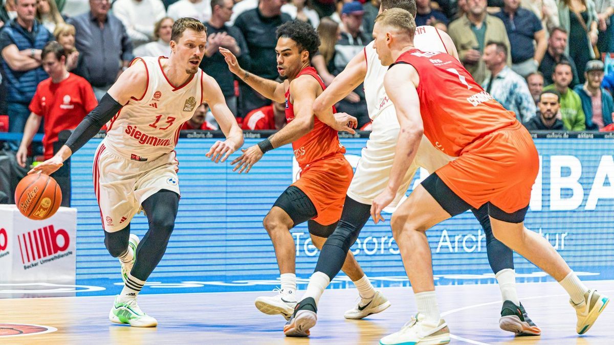 Bester FCBB-Werfer: Weltmeister Andreas Obst (l.)