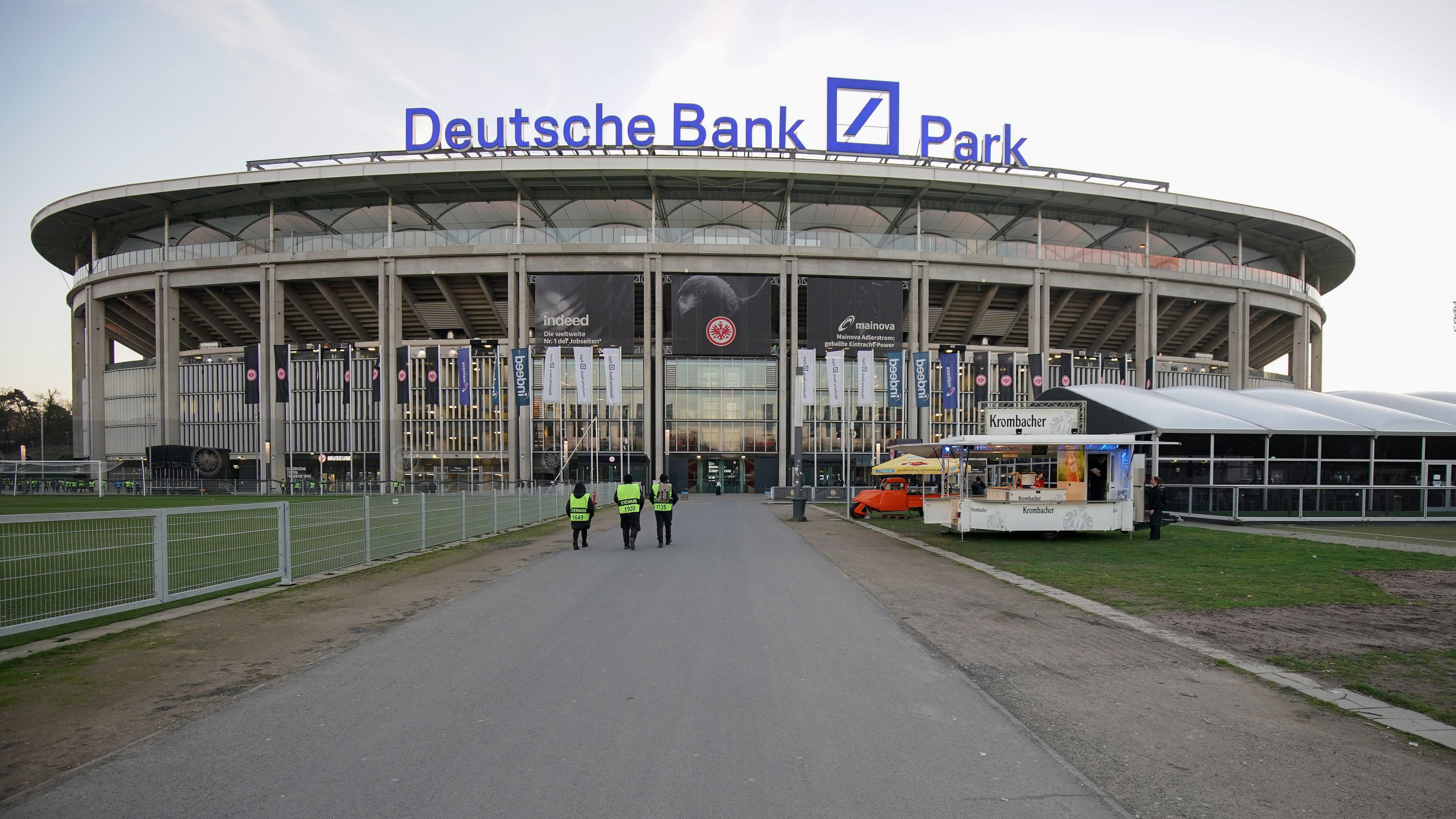 <strong>21. Platz: Deutsche Bank Park (Ø 53.006 Zuschauer)<br></strong>Stadt: Frankfurt (Deutschland)<br>Klub: Eintracht Frankfurt