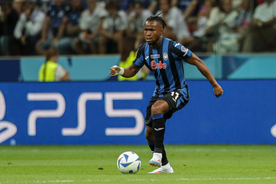 August 14, 2024, Warsaw, Poland: Ademola Lookman of Real Madrid seen in action during the UEFA SUPER CUP FINAL 2024 match between Real Madrid - Atalanta Bergamo at PGE National Stadium. Final score; Real Madrid 2:0 Atalanta Bergamo. Warsaw Poland - ZUMAs197 20240814_aaa_s197_210 Copyright: xGrzegorzxWajdax