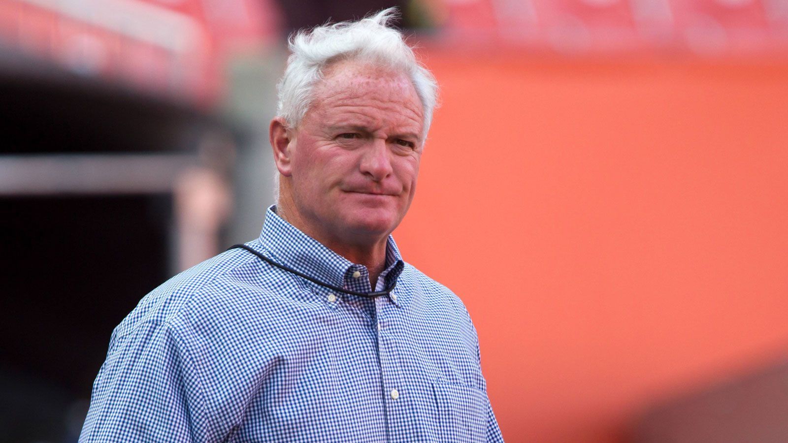 <strong>Cleveland Browns - Jimmy Haslam / Susan "Dee" Haslam</strong><br>
                Jimmy Haslam kaufte die Cleveland Browns im Jahr 2012 für eine Milliarde Dollar von Randy Lerner. Gemeinsam mit seiner Frau Susan gilt er als Besitzer der Franchise. Im Jahr 2008 hatte sich Haslam bereits kleine Anteile der Pittsburgh Steelers gesichert. Er ist der CEO der amerikanischen Tankstellenkette "Pilot Flying J".
