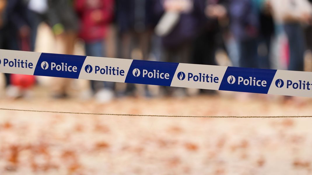 Die Polizei in Belgien durchsucht derzeit zahlreiche Schulen. (Symbolbild)