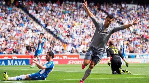 
                <strong>Tor-Maschine Cristiano Ronaldo</strong><br>
                Ronaldo überholt mit 230 Liga-Toren Klub-Legende Raul (228) und hat nun die meisten Treffer für die Königlichen in der Primera Division erzielt. Schon in der vergangenen Spielzeit stellt CR 7 einen Wahnsinns-Rekord auf, ... 
              
