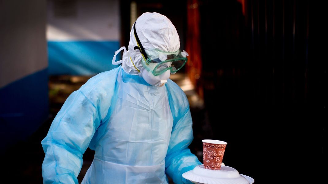 Ein Verdachtsfall des tödlichen Marburg-Virus beunruhigt die Stadt Hamburg.