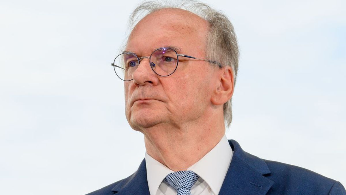 Ministerpräsident Reiner Haseloff bleibt trotz angekündigtem Rückzug der beliebteste Politiker in Sachsen-Anhalt.