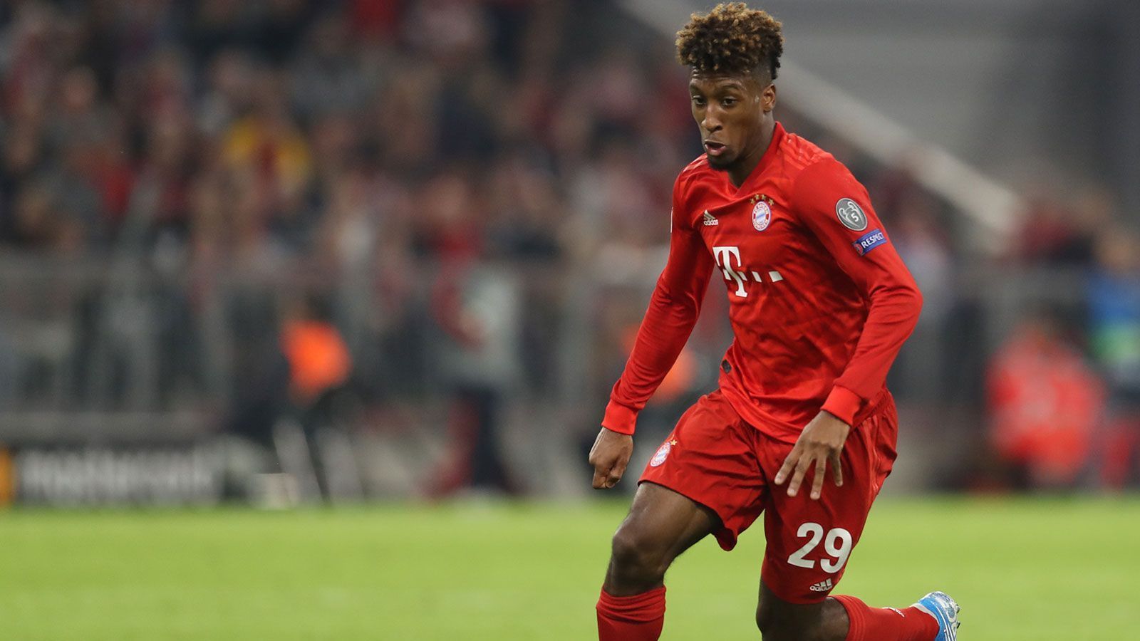 
                <strong>Kingsley Coman bricht Bundesligarekord</strong><br>
                Beim mühsamen 3:2-Sieg des FC Bayern gegen Aufsteiger Paderborn am 6. Spieltag der Saison 2019/2020 hat Kingsley Coman einen neuen Bundesliga-Rekord aufgestellt. Der Flügelflitzer erreichte bei einem seiner Sprints die Spitzengeschwindigkeit von 35,7 km/h. Nie war ein Spieler in der Bundesliga seit Beginn der Daten-Aufzeichnungen in der Spielzeit 2013/14 schneller. Hier sind die fünf schnellsten Spieler seit 2013. (Quelle: Opta / Stand: 1. Oktober 2019)
              