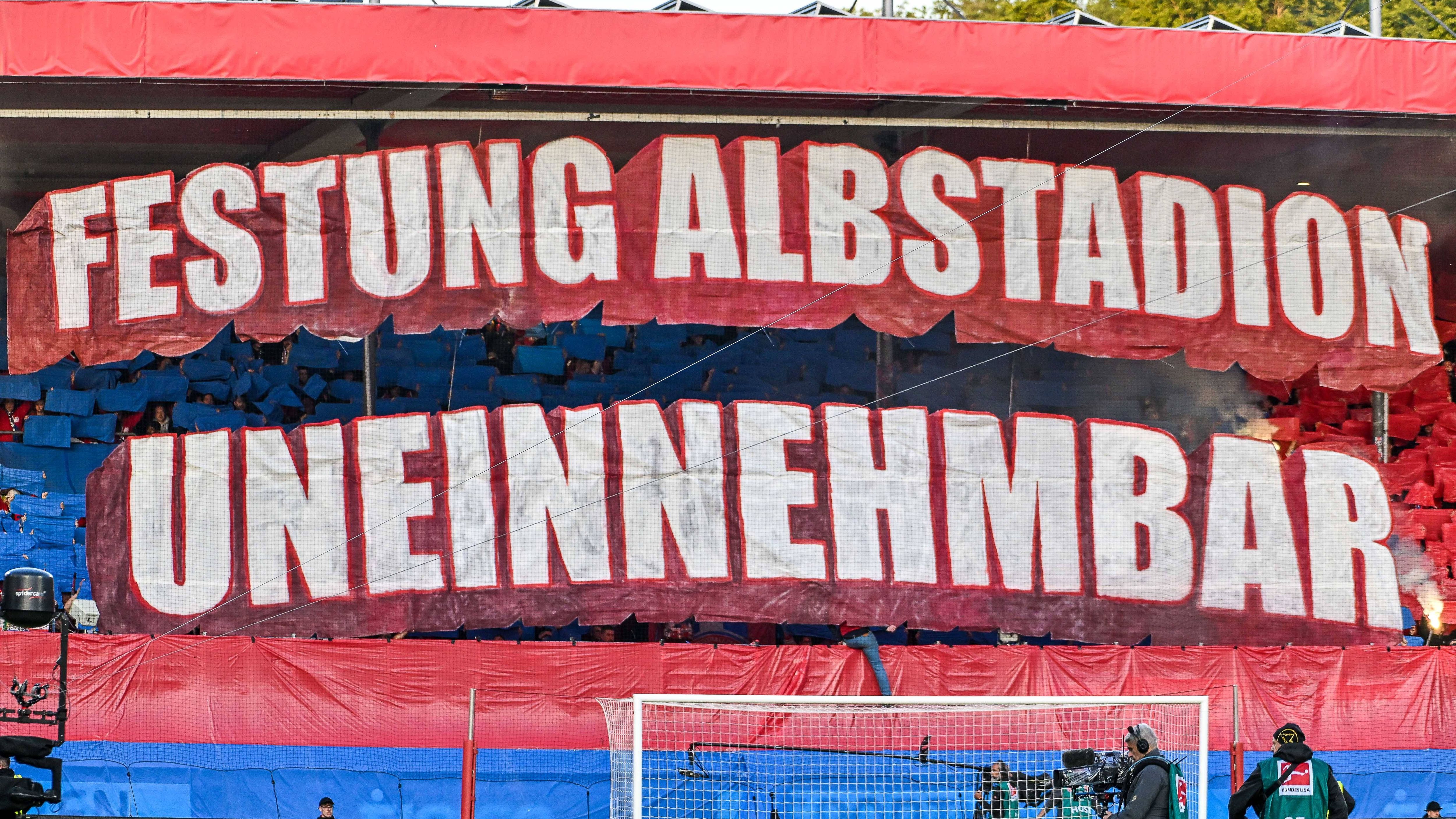 <strong>1. FC Heidenheim</strong><br>Mit dem Einstieg eines regionalen Mittelständlers aus dem Maschinenbau wird aus Heidenheim ein effizient geführter Hybrid aus Verein und Werksmannschaft (<strong>Alb United 1846)</strong>. Das Stadion heißt jetzt "Voith Fusion Park", Trainer Frank Schmidt ist weiterhin im Amt