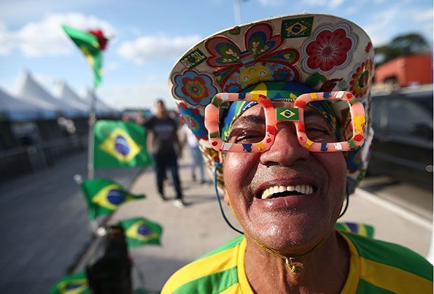 
                <strong>Verrückt, sexy, skurril: Fans in Brasilien</strong><br>
                Diesem farbenfrohen Brasilien-Fan ist die Vorfreude auf die WM förmlich ins Gesicht geschrieben.
              