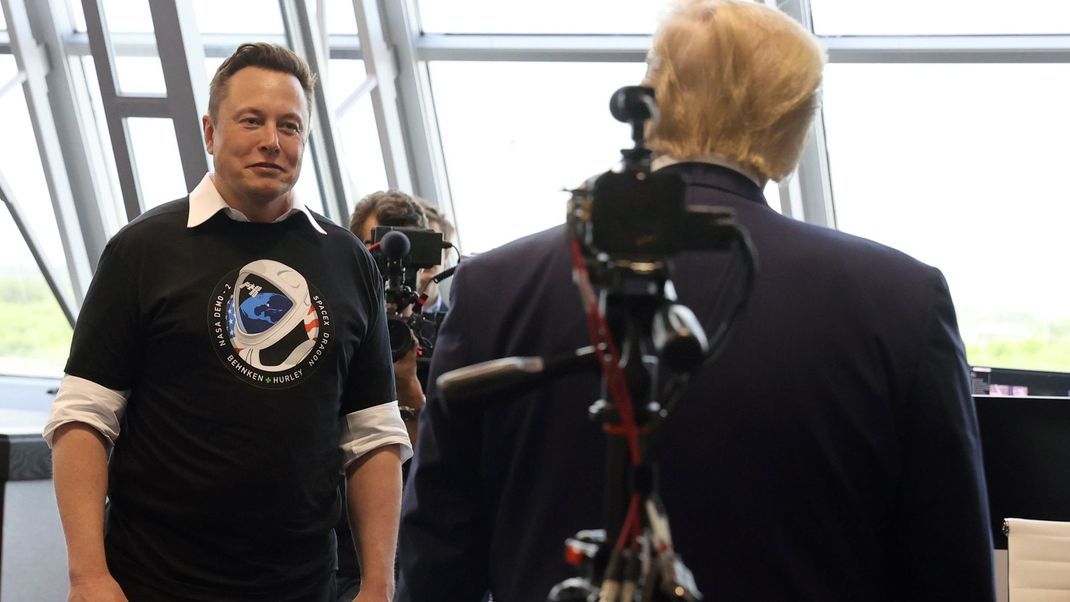 Elon Musk (links) und Donald Trump bei einem Treffen 2020. Offenbar haben sich die beiden nun erneut getroffen, um über Geld zu sprechen.