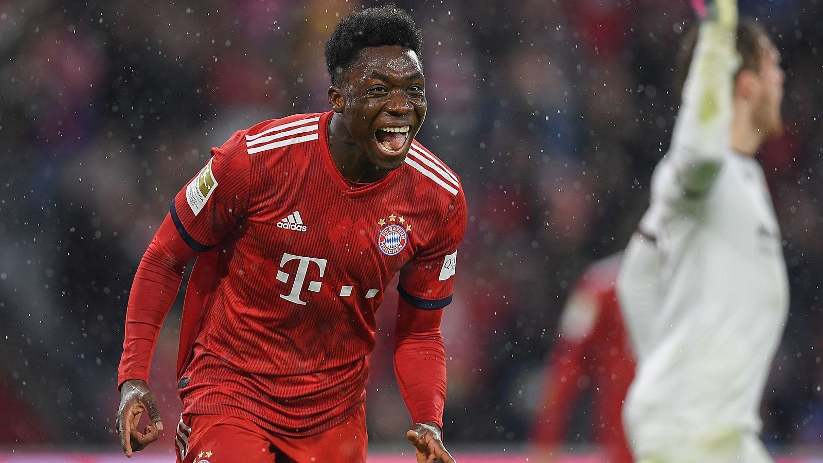 
                <strong>Alphonso Davies</strong><br>
                Geburtstag: 2. November 2000Erstes Tor in der Bundesliga: für den FC Bayern München beim 6:0 gegen den 1. FSV Mainz 05 am 17. März 2019
              