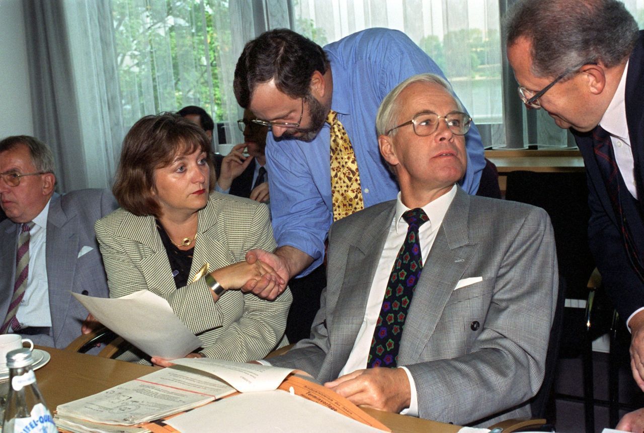Am 8. Juli 1994 bewältigt der Bundesrat in seiner 672. Sitzung mit 139 Punkten die bisher längste Tagesordnung.