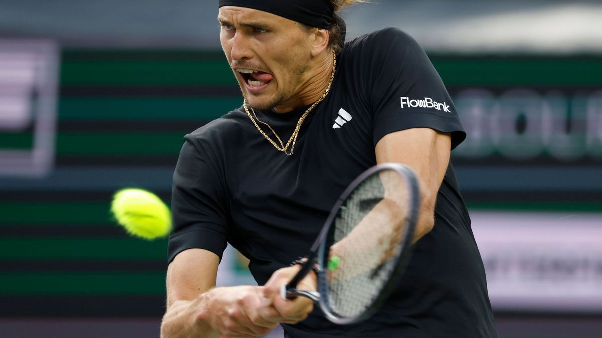 March 14, 2024 Alexander Zverev of Germany returns a shot against Carlos Alcaraz of Spain during the BNP Paribas Open in Indian Wells, CA. CSM Indian Wells United States of America - ZUMAc04_ 20240...