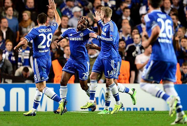 
                <strong>FC Chelsea - Schalke 04 3:0</strong><br>
                Doch dann klingelts hinten. Und ausgerechnet Timo Hildebrand hat einen riesigen Anteil am Londoner Führungstreffer, als er völlig unbedrängt Samuel Eto'o anschießt, von dessen Bein die Kugel ins Schalker Tor kullert. Kurz nach dem Pausentee erhöht der Kameruner nach einem feinen Konter sogar auf 2:0.
              