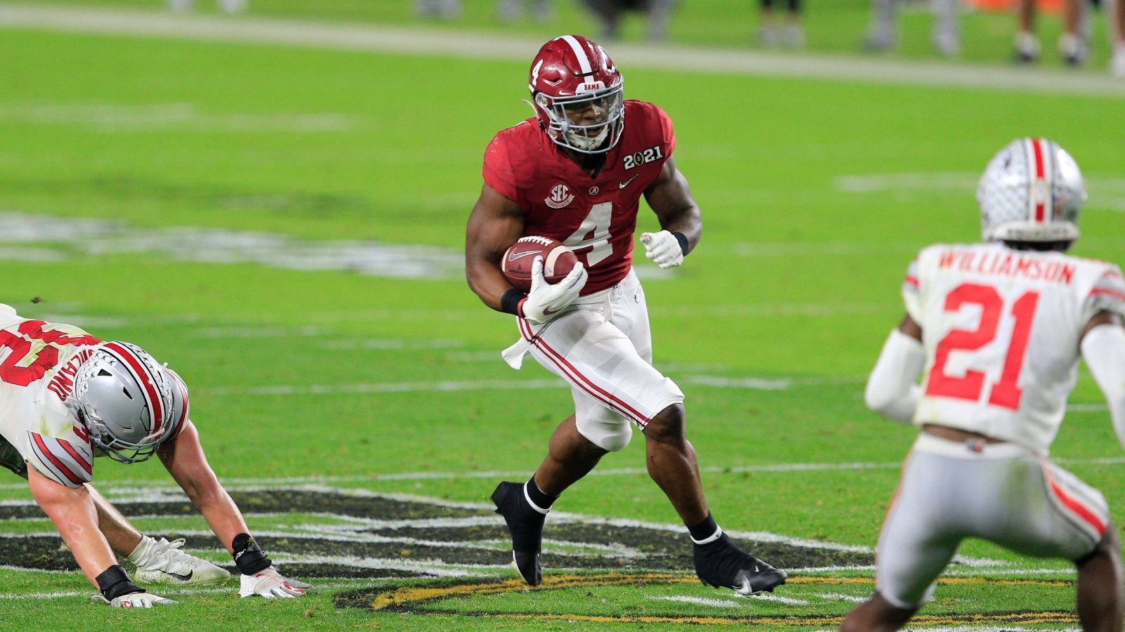 
                <strong>Platz 10: Brian Robinson Jr.</strong><br>
                &#x2022; Position: Running Back -<br>&#x2022; College: Alabama -<br>&#x2022; Quote: 50,0 (500 Dollar Gewinn bei zehn Euro Einsatz)<br>
              