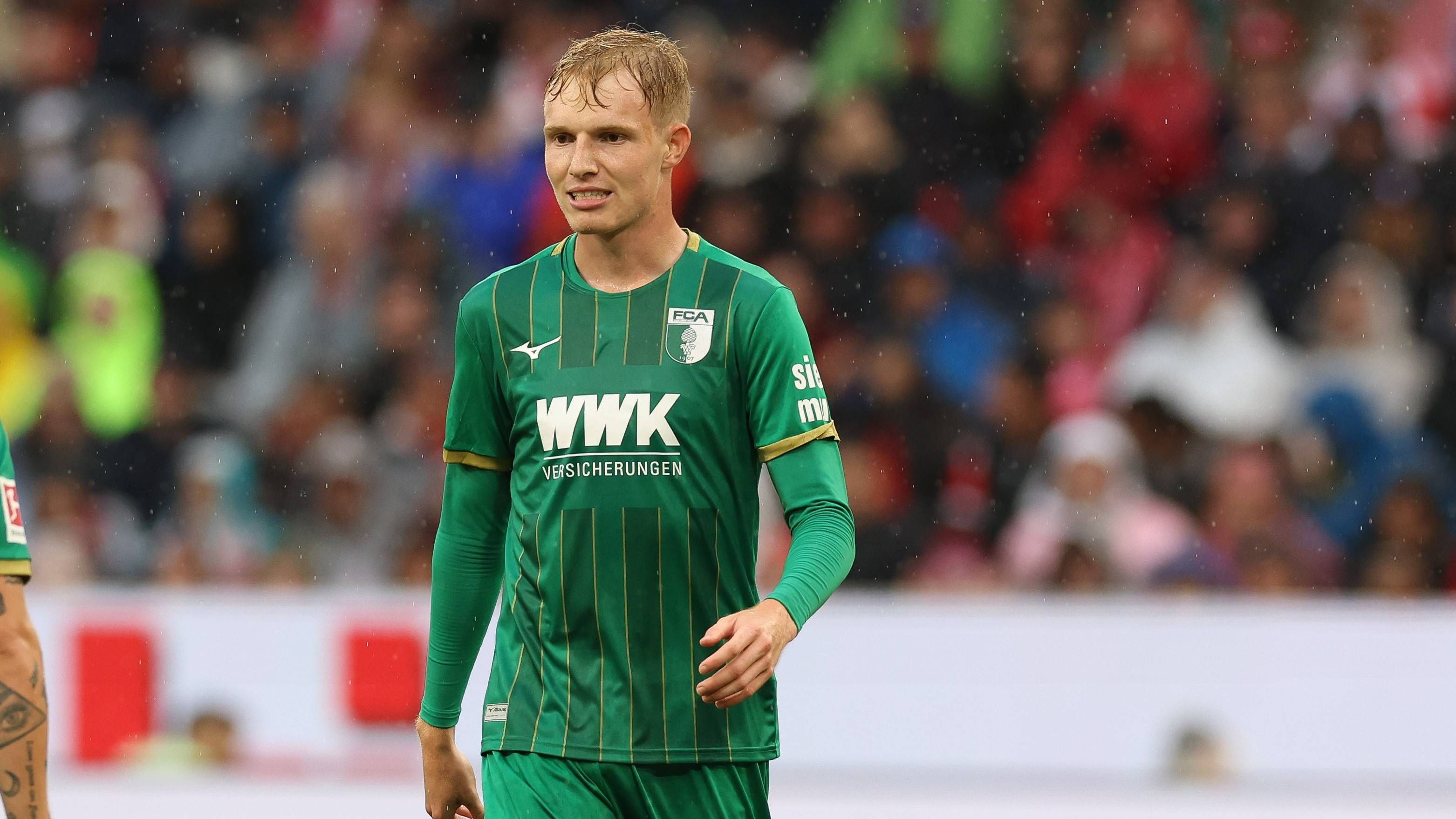 <strong>FC Augsburg</strong><br>• Finn Dahmen (ablösefrei vom 1. FSV Mainz 05)<br>• Patric Pfeiffer (ablösefrei vom SV Darmstadt 98)<br>• Sven Michel (für 950.000 Euro vom 1. FC Union Berlin)<br>• Tim Breithaupt (Foto/für 2,5 Millionen Euro vom Karlsruher SC)<br>• Masaya Okugawa (ablösefrei von Arminia Bielefeld)<br>• Phillip Tietz (für 2,2 Millionen Euro vom SV Darmstadt 98)<br>• Japhet Tanganga (für ein Jahr auf Leihbasis von Tottenham Hotspur)<br>• Kevin Mbabu (für ein Jahr auf Leihbasis vom FC Fulham)