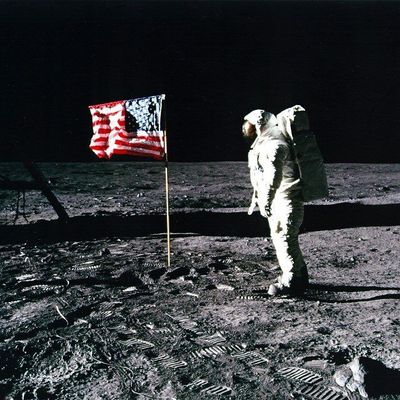 Die NASA will vor dem Hintergrund des Wettstreits mit China auf dem Mond einen Atomreaktor bauen.