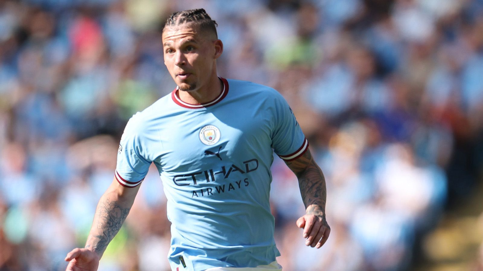 
                <strong>17. Kalvin Phillips (Manchester City/ 49 Millionen Euro)</strong><br>
                Kalvin Phillips war Manchester Citys größter Flop der vergangenen Saison. Kurz nach seinem Wechsel von Leeds United zu den Skyblues verletzte sich der Engländer an der Schulter. Nach seiner Genesung war kaum mehr Platz in der Mannschaft für den defensiven Mittelfeldspieler. Die meiste Zeit verbrachte Phillips ohne Einsatz auf der Bank. Immerhin: Es kann nur besser werden. ran-Note: 5
              