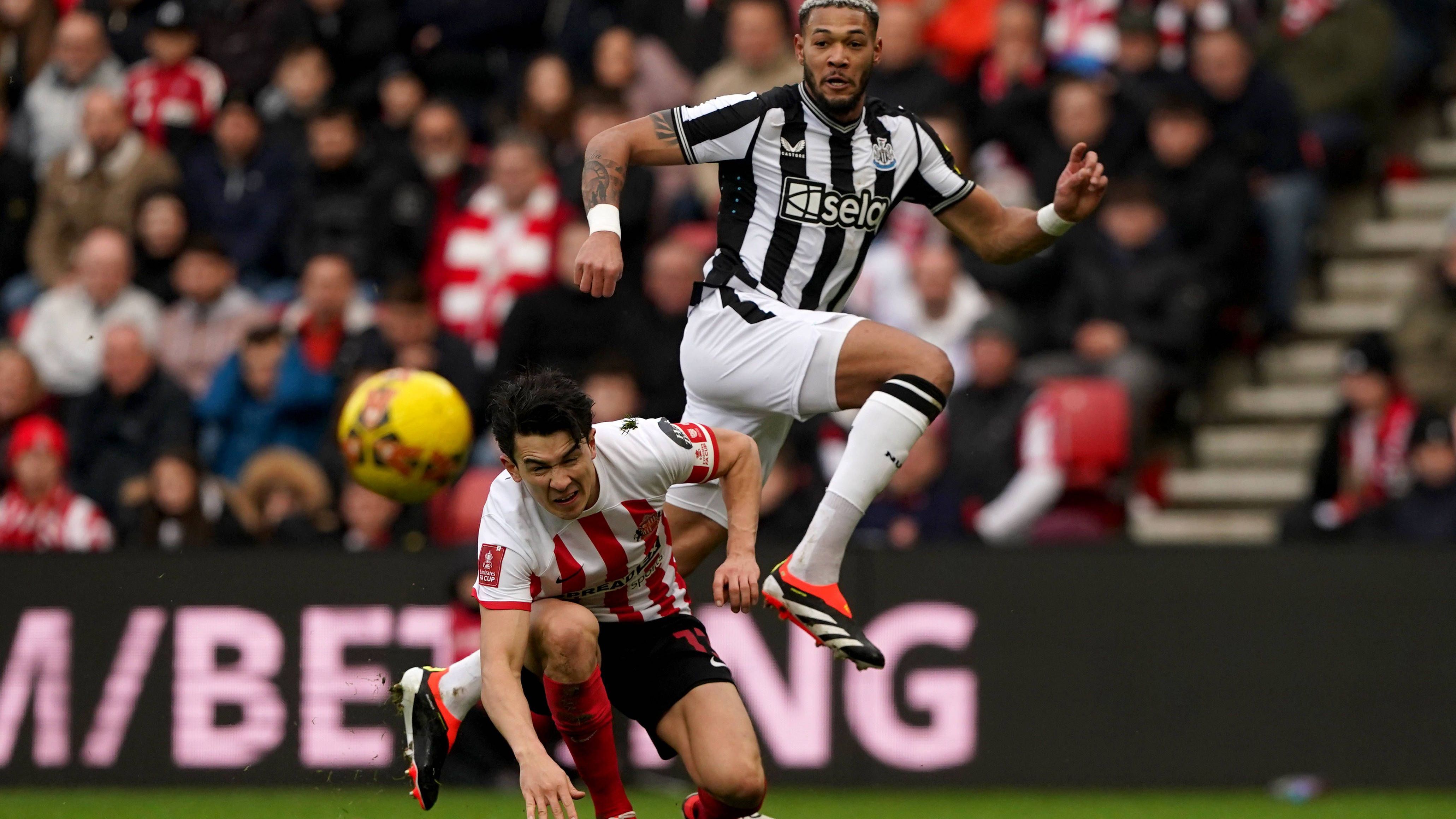 <strong>Joelinton (Newcastle United)</strong><br>Auch in Newcastle steht die Verlängerung mit einem Superstar ganz oben auf der Agenda. "Für mich hatte es immer absolute Priorität, ihn langfristig an den Verein zu binden", sagte Coach Eddie Howe über den Ex-Hoffenheimer Joelinton.