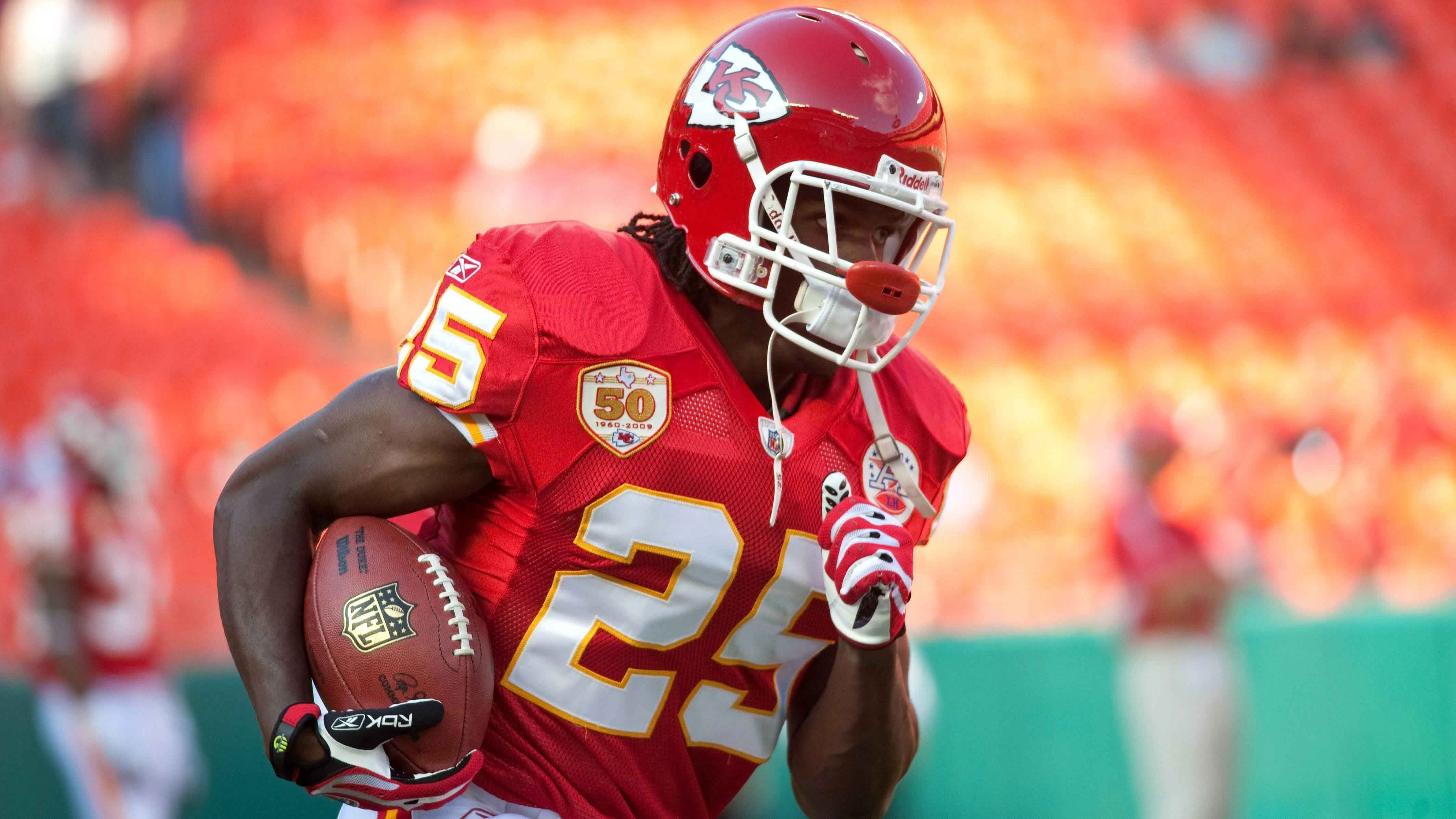 
                <strong>Kansas City Chiefs: Jamaal Charles</strong><br>
                7.260 Yards bei 1.332 Runs - 43 Touchdowns
              