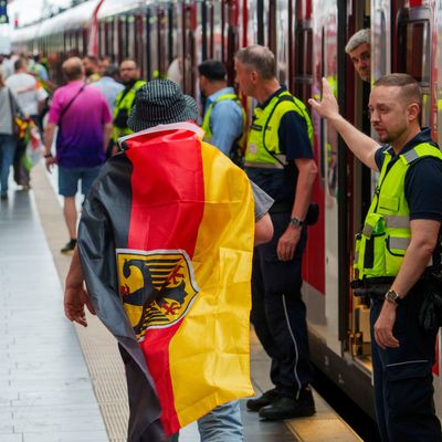 Die Bahn muss schon im Juli ihr Jahres-Pünktlichkeits-Ziel von 70 Prozent kassieren. 