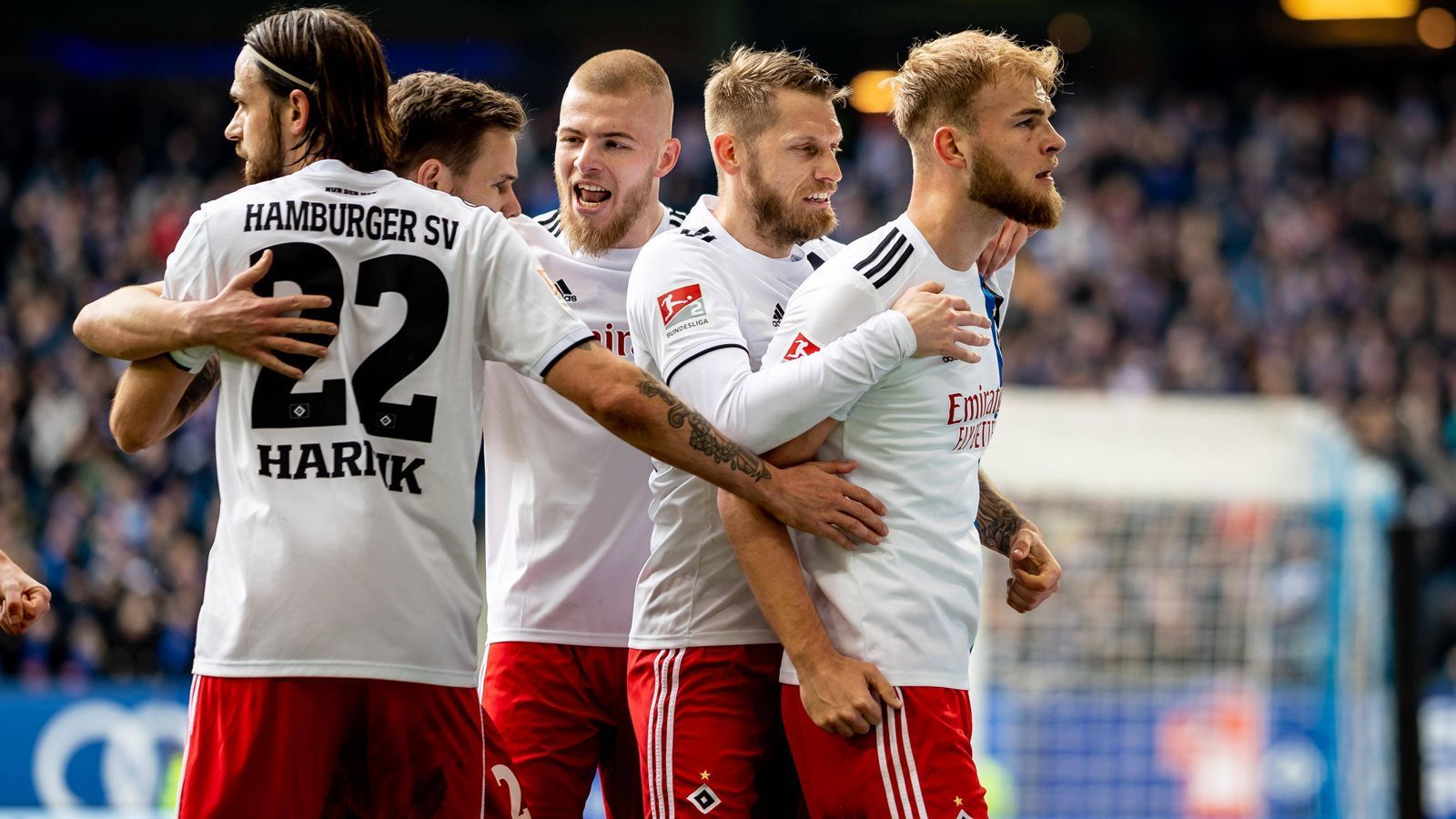 
                <strong>Hamburger SV</strong><br>
                Drohender Fernsehgelder-Verlust: 5,63 Millionen Euro
              