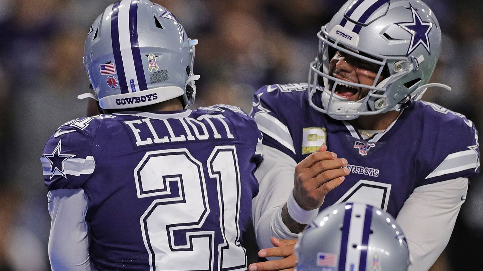 
                <strong>Gewinner: Dallas Cowboys</strong><br>
                Es gibt Spiele, die muss man gewinnen. Da kommt es nicht auf Schönheit, auf tolle Spielzüge, Glanz und Glamour an. Der Erfolg bei den Detroit Lions war vor allem eines: wichtig. Denn durch die gleichzeitige Niederlage der Eagles gegen die Patriots gehört den Cowboys die Führung in der NFC East mit 6-4 nun alleine, die Eagles fliegen bei 5-5. 
              