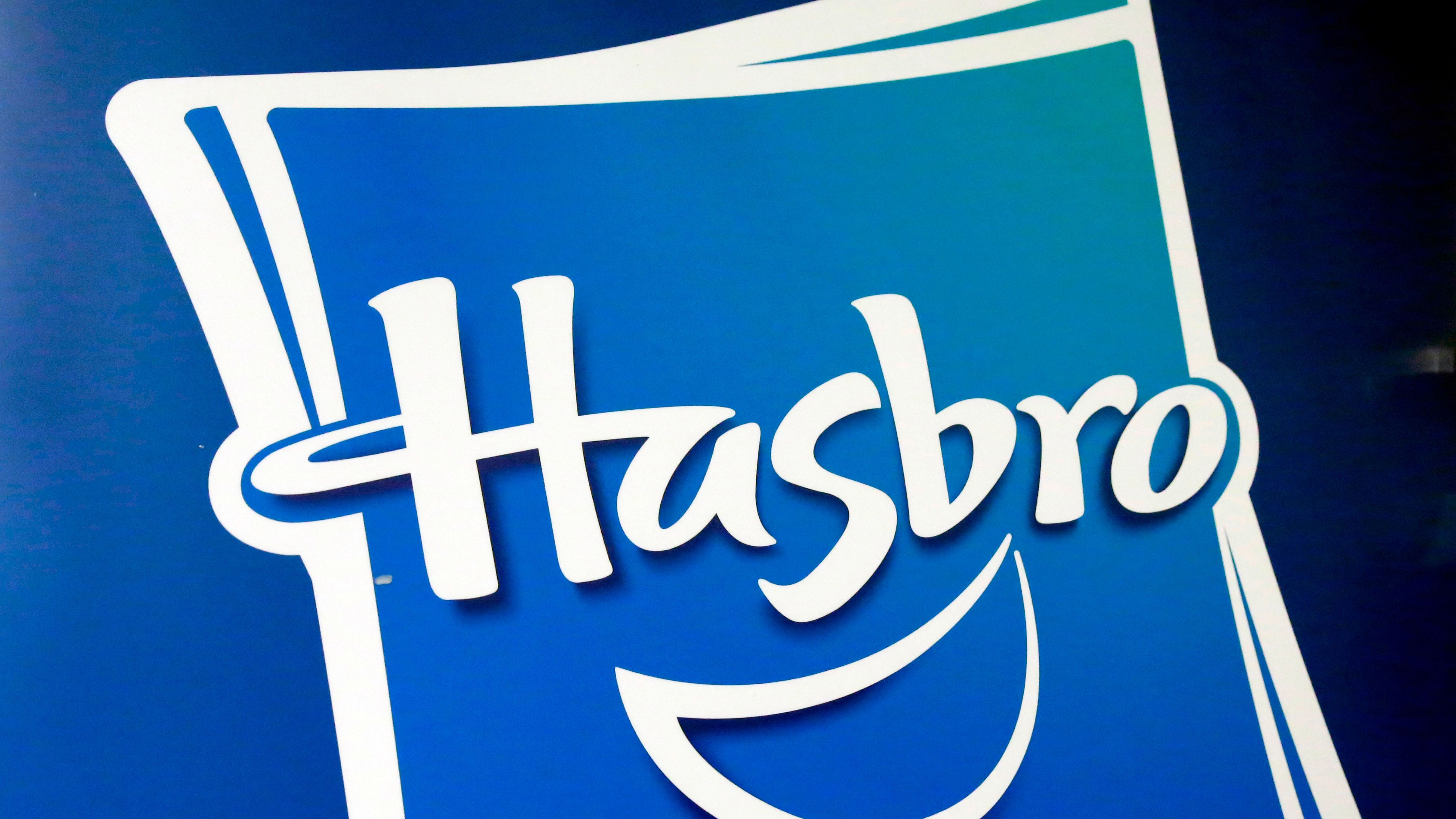 Der Spielzeug-Riese Hasbro kündigte einen Stellenabbau von 15 Prozent an. Das sind circa 1.000 Mitarbeiter:innen, von denen sich das Unternehmen in nächster Zeit trennen wird. 