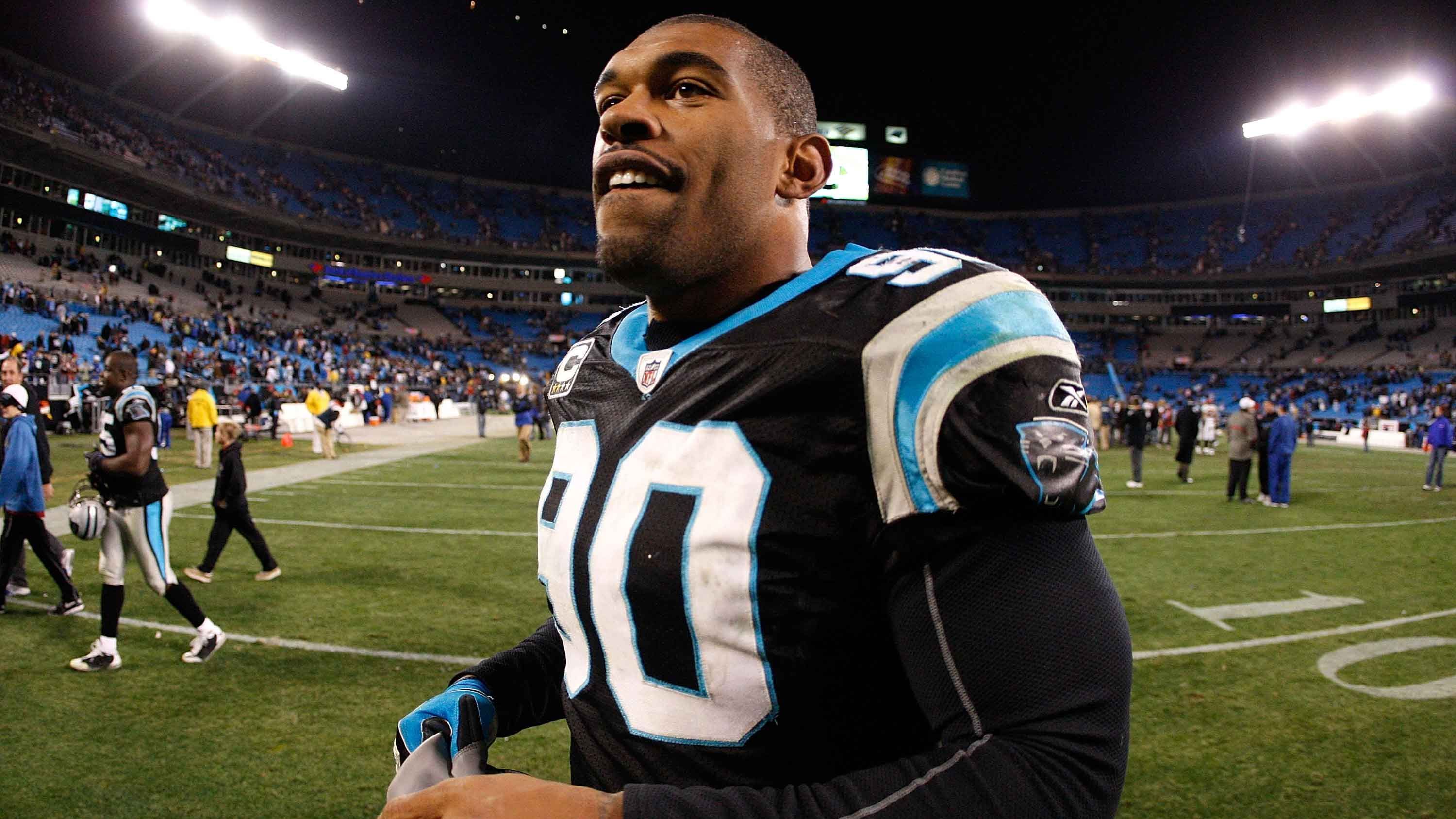 <strong>Carolina Panthers</strong><br>
                • Franchise-Rekord (all-time): Julius Peppers (2002-09, 2017-18): 97<br>• Franchise-Rekord (eine Saison): Kevin Greene (1998), Greg Hardy (2013): 15