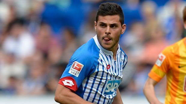 
                <strong>Schnellstes Tor</strong><br>
                Schnellstes Tor: Ausgerechnet im Spiel gegen den FC Bayern München gelang Kevin Volland von der TSG 1899 Hoffenheim das schnellste Tor der Bundesliga-Geschichte. Neun Sekunden nach Anstoß landete der Ball im Tor von Manuel Neuer. Knapp geschlagen: Giovane Elber brauchte 1998 im Spiel der Bayern gegen den HSV elf Sekunden. 
              