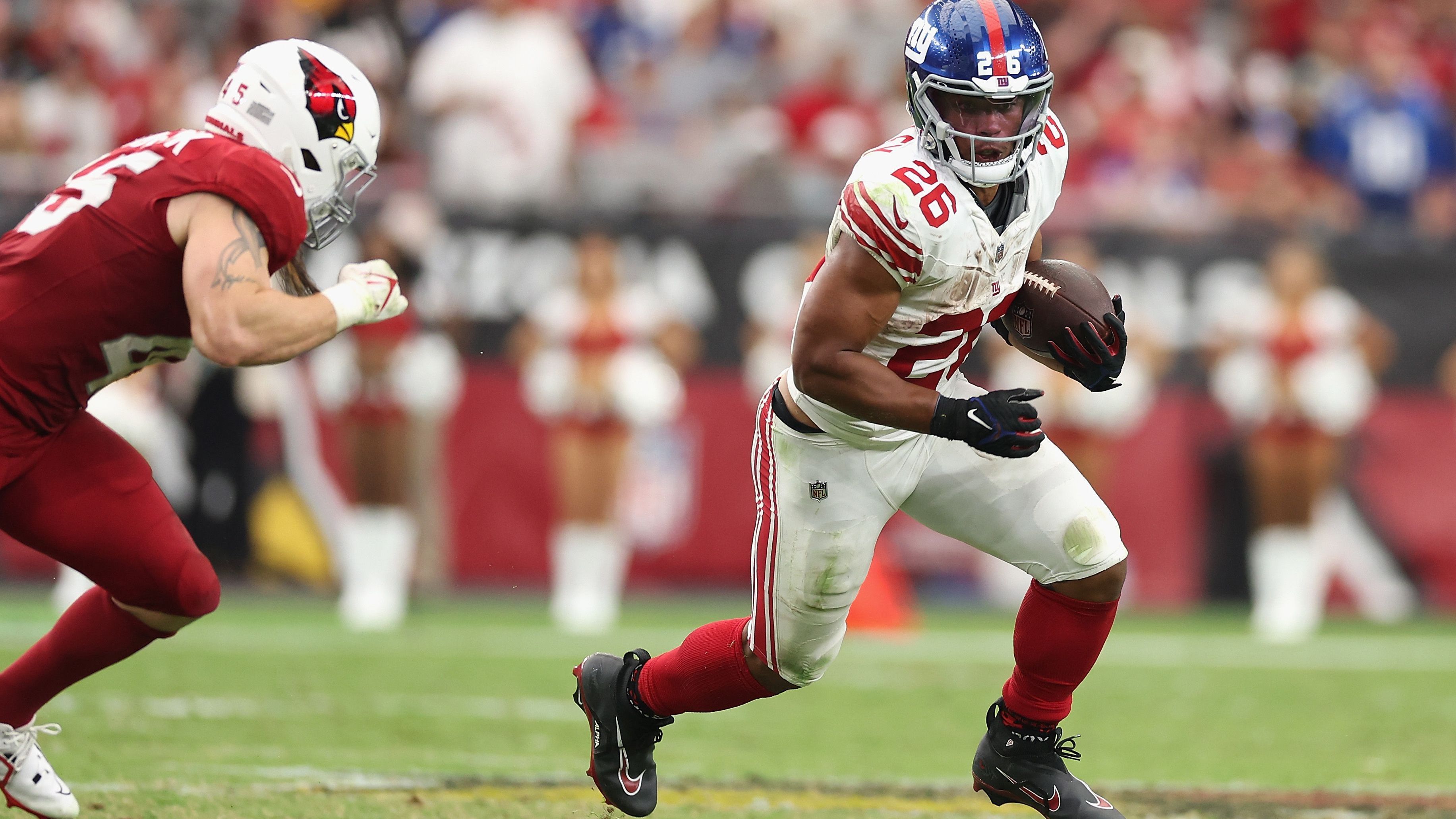 <strong>Saquon Barkley (New York Giants)</strong> <br>Das Vertragsdrama um Saquon Barkley bei den New York Giants bestimmte einen großen Teil der Offseason. Mit "Big Blue" erlebte eher einen Stotterstart in die neue Saison und verletzte sich zu allem Überfluss gegen die Arizona Cardinals. Der Running Back dürfte auf ein baldiges Comeback drängen, um keine unnötigen Zweifel bei möglichen Interessenten aufkommen zu lassen.