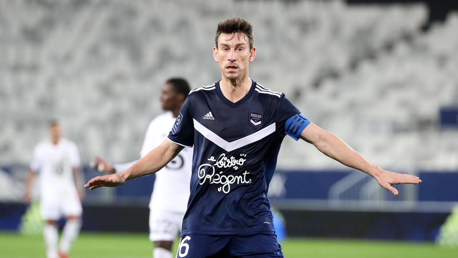 
                <strong>Laurent Koscielny (ehemals u.a. FC Arsenal und Girondins Bordeaux)</strong><br>
                &#x2022; Instagram-Follower: 1,9 Millionen<br>&#x2022; Einnahmen pro Post: 5.982 Euro<br>
              