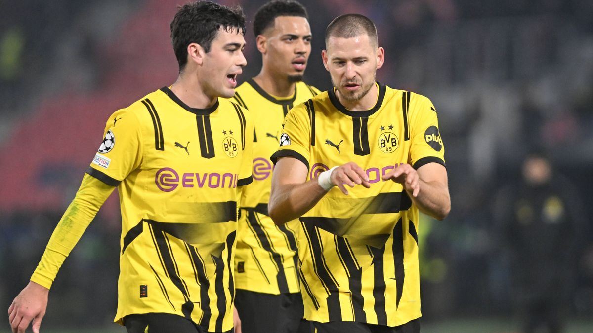 GIOVANNI REYNA, WALDEMAR ANTON , Champions League 2024-25, Bologna-Borussia Dortmund 2-1, azione, action, gesti CHAMPIONS LEAGUE 2024-25 BOLOGNA-BORUSSIA DORTMUND 2-1