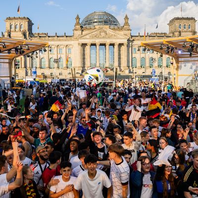 Public Viewing zur Fußball-EM in Berlin