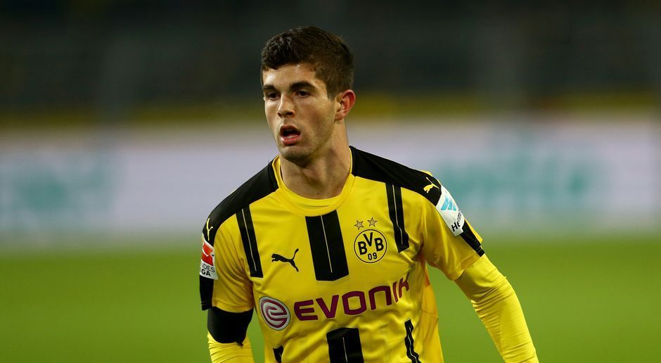 
                <strong>Angriff: Christian Pulisic (Borussia Dortmund)</strong><br>
                Angriff: Christian Pulisic (Borussia Dortmund). Neben Dembele sticht auch Pulisic aus der BVB-Offensive heraus. Zwei Torvorlagen konnte der US-Amerikaner in den sechs Gruppenspielen beisteuern. Mit Pulisic, Dembele und Guerreiro ist Borussia Dortmund gleich drei Mal im CL-Newcomer-Team des Jahres vertreten - öfter als jede andere Mannschaft.
              