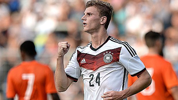 
                <strong>Timo Werner (Deutschland)</strong><br>
                Timo Werner ist wohl einer der erfahrensten Spieler dieser EM. Mit nur 19 Jahren hat der Stürmer des VfB Stuttgart bereits 67 Pflichtspiele für die Schwaben absolviert. Dabei hat der pfeilschnelle Werner auch schon Europa League gespielt.
              