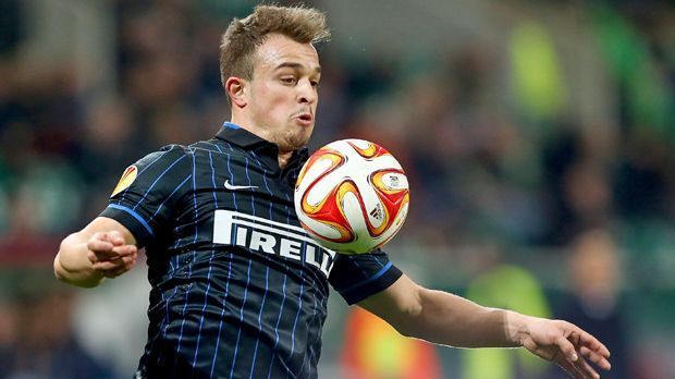 
                <strong>Inter Mailand - zwei Spieler</strong><br>
                Inter Mailand (zwei Spieler): "Kraftwürfel" Xherdan Shaqiri wurde im Januar 2015 zunächst für ein halbes Jahr an Inter verliehen, ehe die Kaufoption in Höhe von 15 Millionen Euro im Sommer gezogen wurde. Doch, weil sich der Schweizer auch in Mailand nicht durchsetzen konnte, verkauften ihn die Mailänder gleich an Stoke weiter. Der zweite Spieler, der neben Shaqiri von Bayern zu Inter wechselte, war Lucio. Der Brasilianer schlug mit den Italienern Bayern im Champions-League-Finale 2010.
              