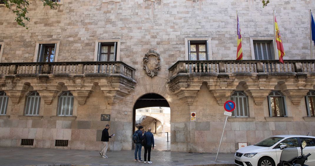 Spanien, Palma: Blick auf die Fassade des Obersten Gerichtshofs der Balearen. 