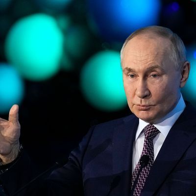 Russlands Machthaber Putin will laut ukrainischem Geheimdienst am 24. Februar den Sieg im Krieg gegen die Ukraine ausrufen. 