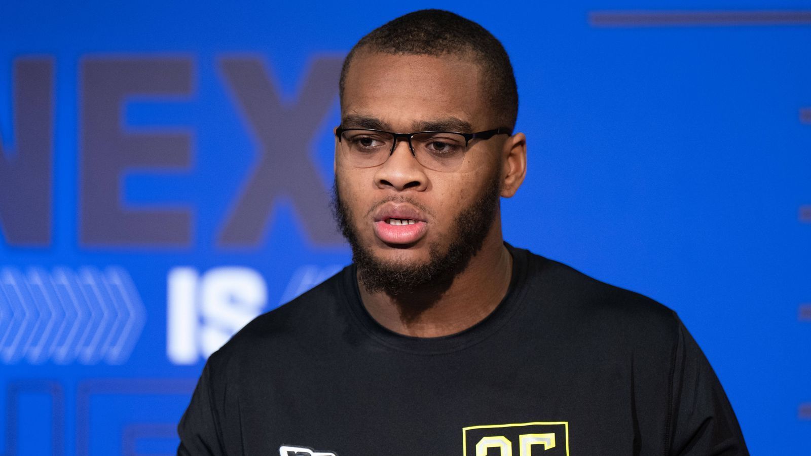 
                <strong>Platz 4 (geteilt): Evan Neal (Alabama, OL)</strong><br>
                Quote: +2500 (bei einem Einsatz von 100 Dollar gewinnt man 2500 Dollar)
              