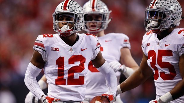 
                <strong>Denzel Ward (Cornerback)</strong><br>
                Der nächste All-American-Cornerback bildet den Abschluss unserer Kandidatenliste. Denzel Ward gelangen zwei Interceptions, 30 Tackles und 15 Pass Breakups. Auch er gehört zu einem weiteren starken Jahrgang der Buckeyes von Ohio State.
              