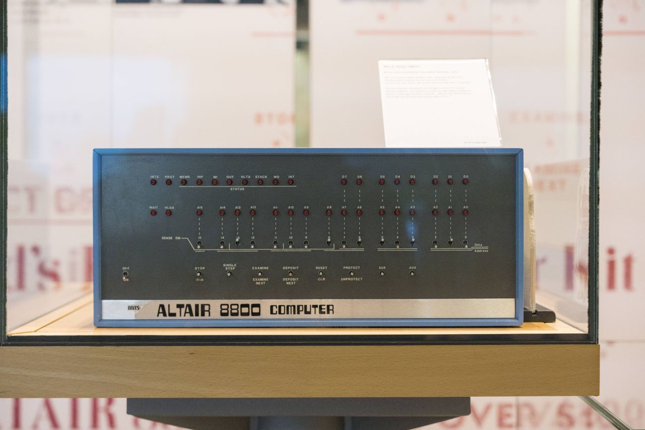 Heute steht er nur noch im Museum: Der MITS Altair 8800 war der erste Personal Computer.