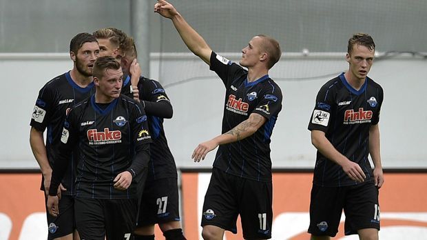 
                <strong>4. SC Paderborn</strong><br>
                Liga: 3. Liga DeutschlandForm: 9 Siege, 1 Niederlage, 27:7 Tore, 27 Punkte
              