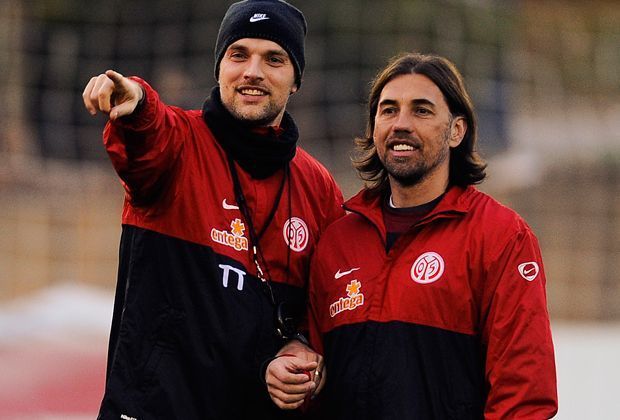 
                <strong>Martin Schmidt: Das ist der neue Mainz-Trainer</strong><br>
                Über den FC Raron kommt Schmidt zum FC Thun, wo er die zweite Mannschaft übernimmt. Seinen Wechsel nach Mainz verdankt Schmidt einem Spiel gegen die Nullfünfer, in dem seine U21 Eindruck hinterlässt. Im Sommer 2010 lotst Tuchel den Schweizer dann zum Karnevalsverein.
              