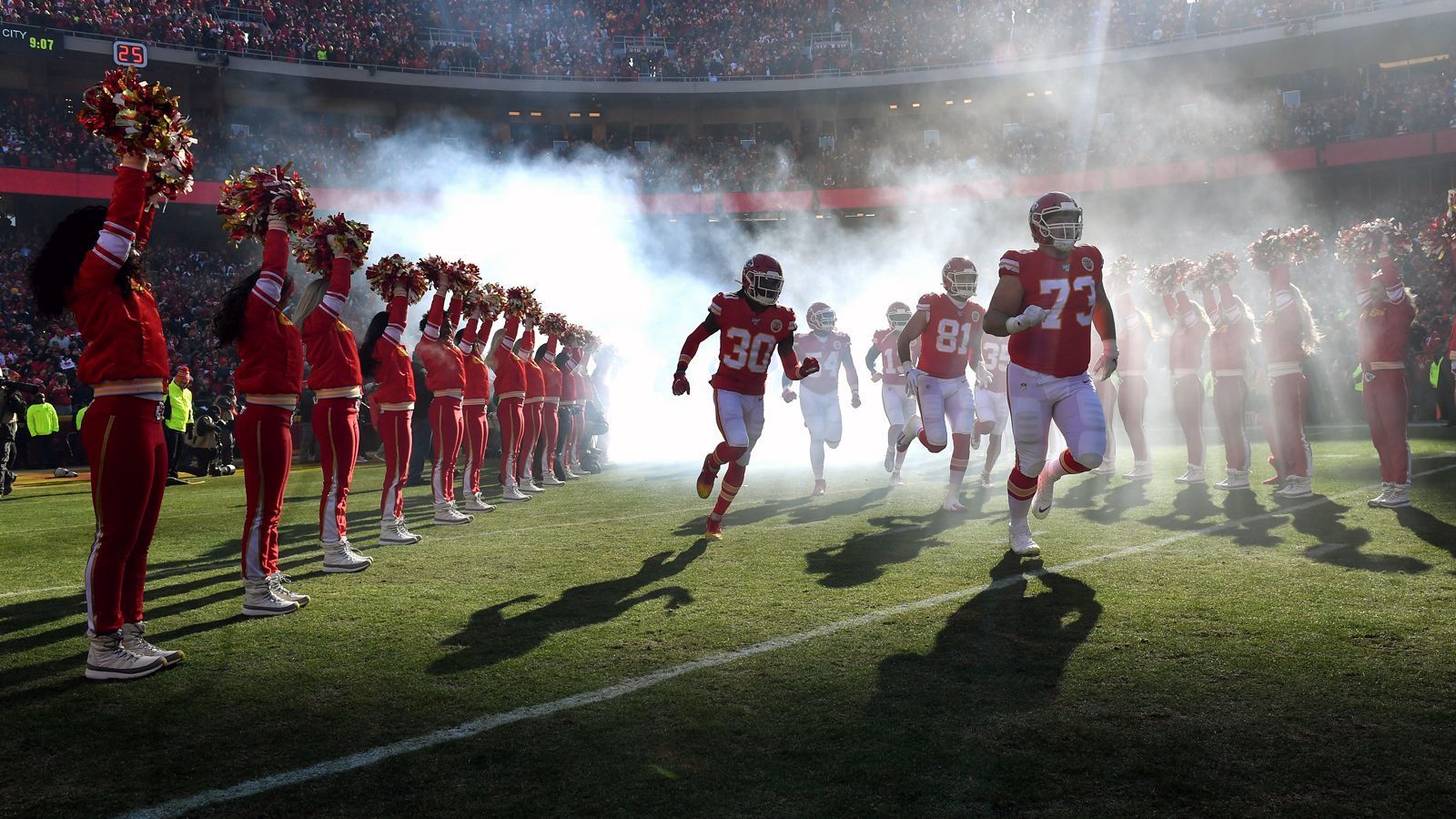 
                <strong>AFC Championship Game</strong><br>
                Der Einmarsch der Gladiatoren im Arrowhead Stadium.
              