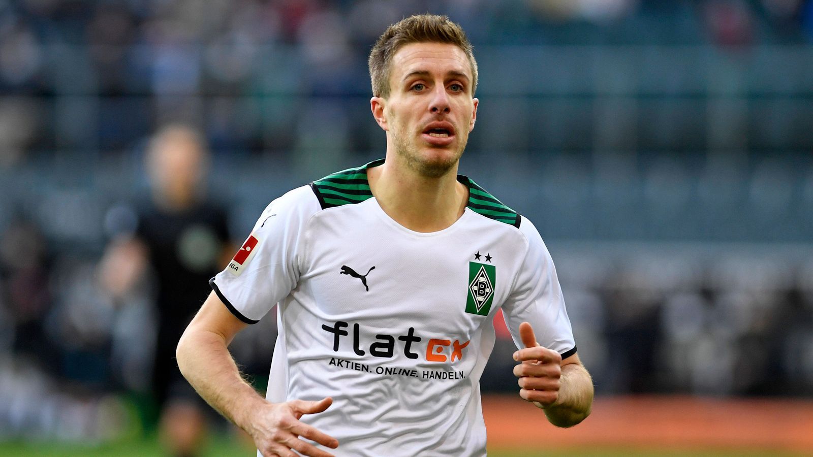 
                <strong>Platz 4: Patrick Herrmann (Borussia Mönchengladbach)</strong><br>
                &#x2022; Im Verein seit: 01.01.2010 (zwölf Jahre, drei Monate und 17 Tagen)<br>&#x2022; Vertrag bis zum: 30.06.2022<br>&#x2022; Pflichtspiele für den Verein: 386<br>
              